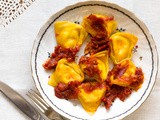 Tortelloni ricotta friggione bolognese