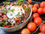 Baked spaghetti with peppers and eggs