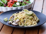 Μακαρονάδα με μανιτάρια & κολοκύθια ενός σκεύους