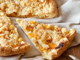 Tarte crumble aux nectarines et miel de lavande