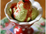 Gelato agli asparagi con coulis di fragole – Asparagus ice cream with strawberry coulis