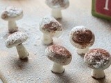 Petits champignons en Meringue Suisse (Décors de Bûche de Noël)