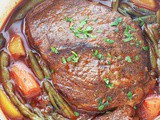 Rôti de boeuf braisé en cocotte, avec légumes