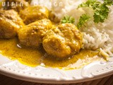 Meatballs in curry sauce