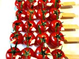 Brochettes de tomate cerise et ail