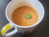 Soupe de tomate aux herbes aromatiques