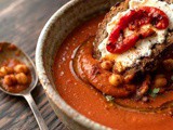 Soupe de tomates aux poivrons rouges