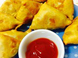 Cauliflower stuffed samosa/ phoolkopir shingara