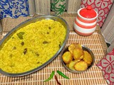 Matar er dal o basmatir khichuri