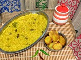 Matar er dal o basmatir khichuri