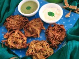 Peyaz noodles pakoda