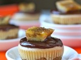 Chocolate peanut butter cheesecakes with caramelized banana