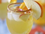 Honeycrisp apple sangria