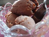 Gelato con due ingredienti: banane e crema di nocciole