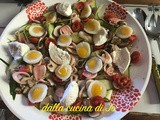 Insalata di maggio con piccole zucchine e cremini crudi