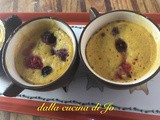 Mug cake (torta in tazza) ai frutti di bosco