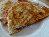 Pane naan con carne salada e