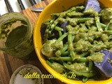 Patate viola e gialle con fagiolini con pesto di zucchine e prezzemolo