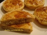 Piccole quiche di brisée e merluzzo