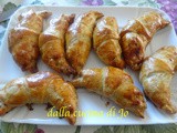 Piccoli croissant integrali con gamberi