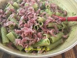 Rigatoni al pesto di sedano e rucola e prosciutto cotto alla griglia