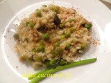 Risotto asparagi, piselli, tonno e quel che c'è