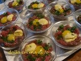 Salsiccia di Bra in tartare con tuorlo di quaglia