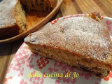 Torta all'ananas e prugne secche