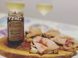 Pane tostato con casatella trevigiana,mousse di cipolla di Tropea e pesce spada affumicato