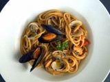 Spaghetti alla chitarra con cozze e vongole