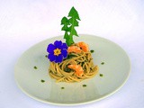 Spaghetti alla chitarra con radicchio di campo , pancetta e gamberi