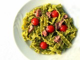 Tagliatella riccia con pesto dell’orto , pomodorini e roast beef