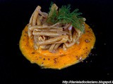 Treccia di farro integrale in salsa veneta con crema di zucca e granella di cucunci