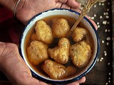Rosh Bora (Fritters served with Runny Sugar/ Jaggery syrup) | Bengali Rosh Bora recipe