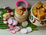 Crispy Chaat masala tofu salad with tamarind chutney and yoghurt dip