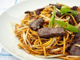 Grilled peppery beef chow mein