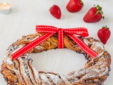 12 Treats of Christmas: Strawberry & Chocolate Chip Christmas Wreath