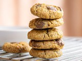 Vegan Oatmeal Chocolate Chip Cookies