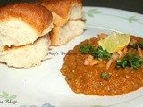 Pav Bhaji (Bread with mashed veggies)