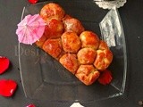 Fresh Strawberry Chocolate Stuffed Pull Apart Bread/Monkey bread