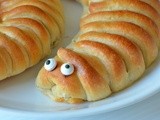 Worm Bread / Caterpillar Bread With Nutella |Eggless Bread