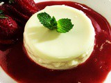 Panna Cotta With Strawberry Sauce