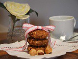 Biscotti con farina di farro e nocciole
