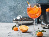 Aperol Spritz: Recipe, 9 Variations & 4 Alternatives