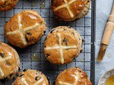Vegan Hot Cross Scones