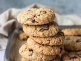 Vegan Oatmeal Raisin Cookies