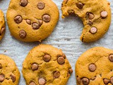 Vegan Pumpkin Chocolate Chip Cookies