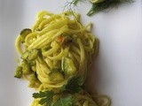 Pasta con i fiori di zucca e zucchine