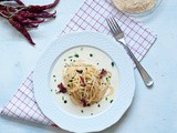 Spaghetti aglio olio e peperoncino con crema di parmigiano