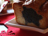 Plumcake al pecorino e nero di seppia con uova di lompo